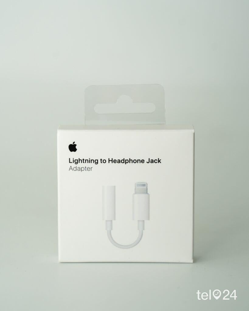 Apple  USB-C to audio jack adapter