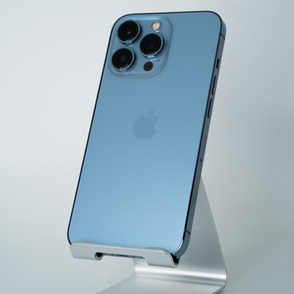 iPhone 13 Pro sierra blue
